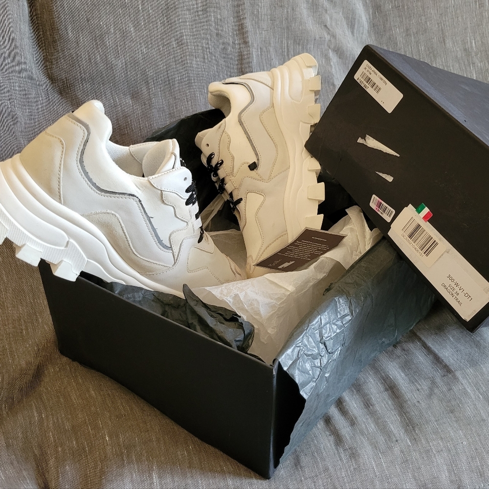 New Women's Italy's Cinzia Araia White Grey Leather Bulky Sneakers Size 8 US - Picture 3 of 16